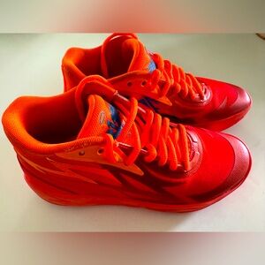Boys size 5 1/2 LaMelo Ball pumas
